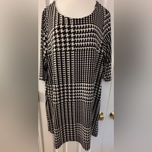 Daisy Fuentes sz 1X Dress, 3/4 length sleeves, houndstooth, black & cream, EUC